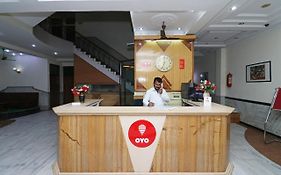 Oyo Hotel Silver Shine Near Gurudwara Shri Bangla Sahib